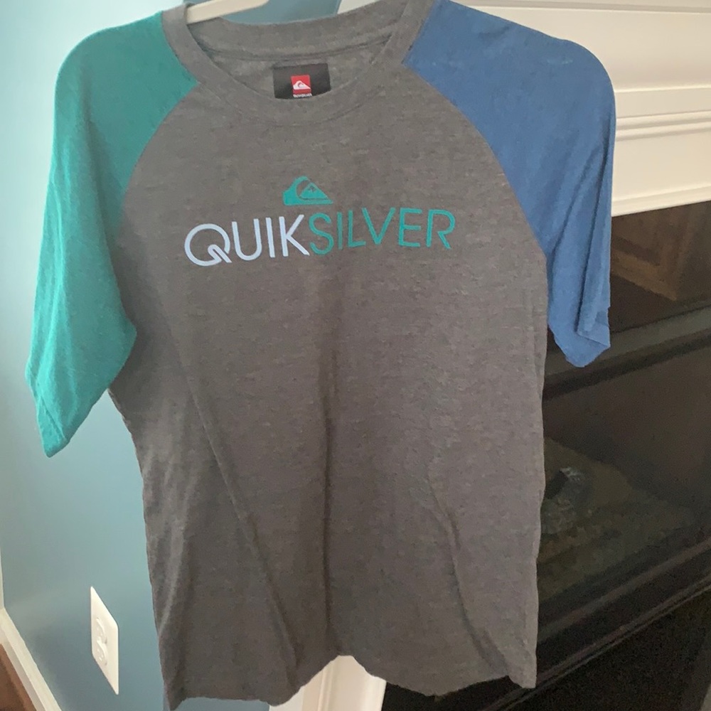 Quiksilver youth xl t shirt